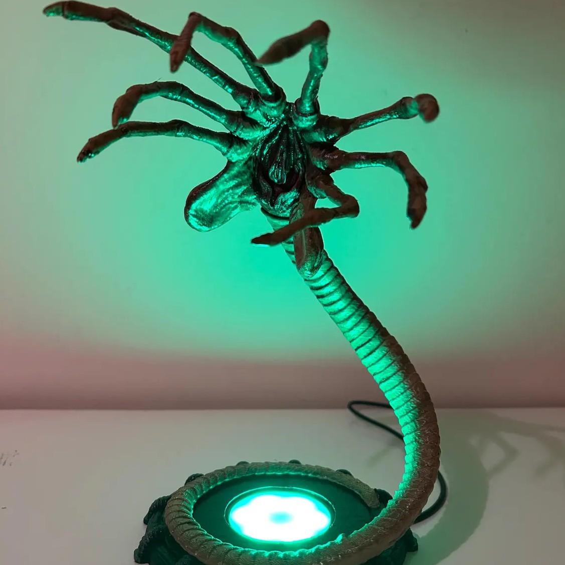 مصباح على شكل وجه كائن فضائي،  - مراجعة Lighting Decor Items وسعره